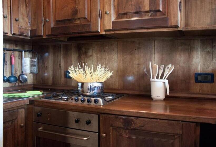 1 Bedroom Apartment Lake View, L'antico Borgo