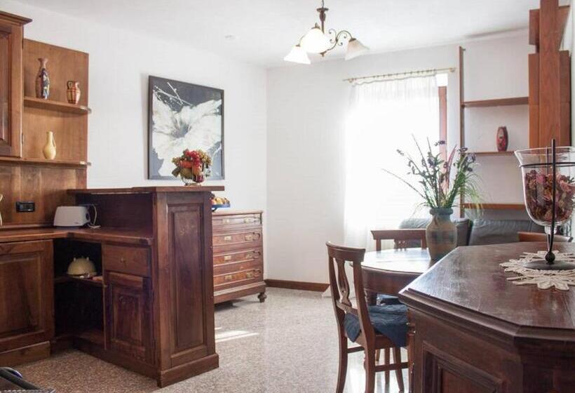 1 Bedroom Apartment Lake View, L'antico Borgo