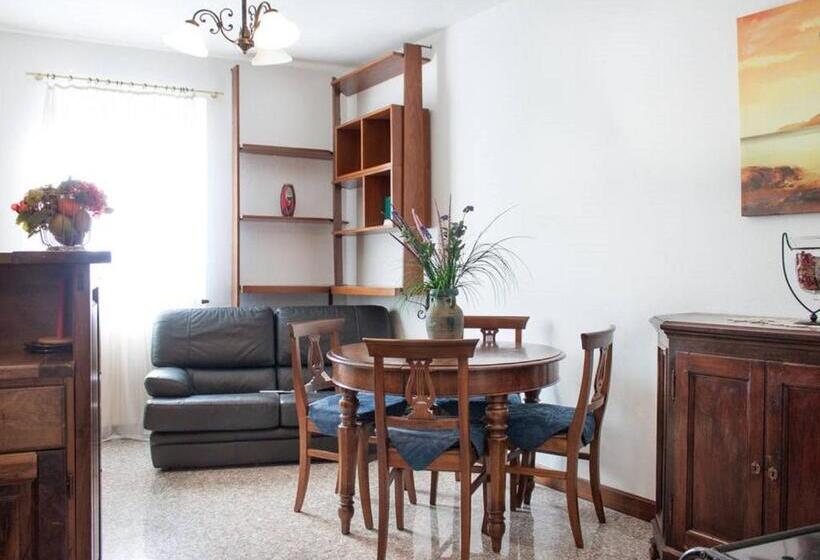 1 Bedroom Apartment Lake View, L'antico Borgo