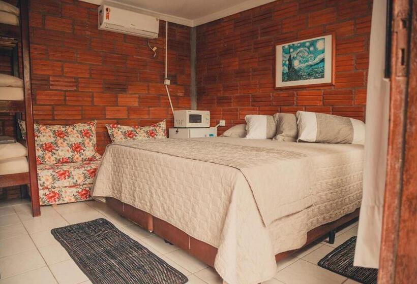 اتاق استاندارد چهارنفره با چشم‌انداز باغ, A Ilha Verde Hotel Pousada Na Praia