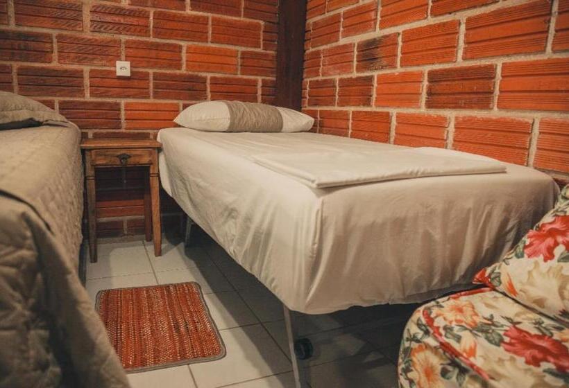 اتاق استاندارد سه تخته با چشم‌انداز باغ, A Ilha Verde Hotel Pousada Na Praia