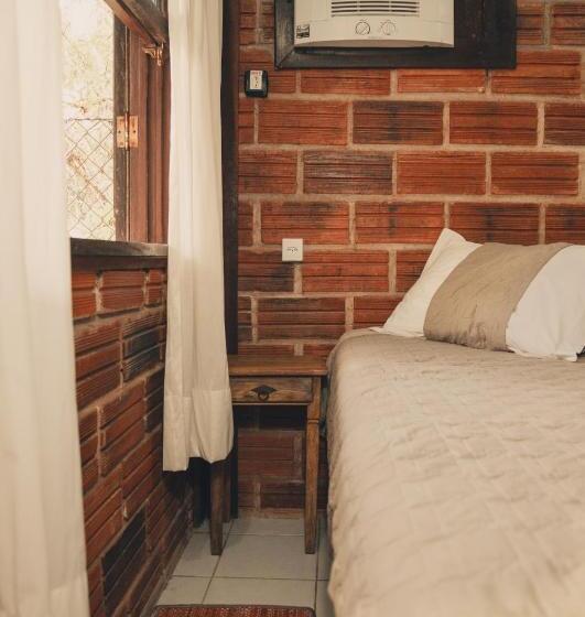 اتاق استاندارد سه تخته با چشم‌انداز باغ, A Ilha Verde Hotel Pousada Na Praia