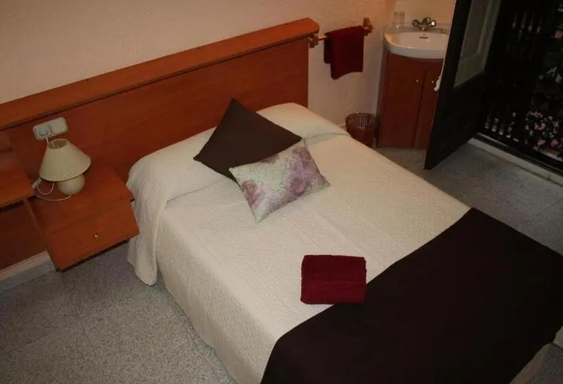 Chambre Standard Individuelle Salle de Bains Commune, Pensión Colmenero