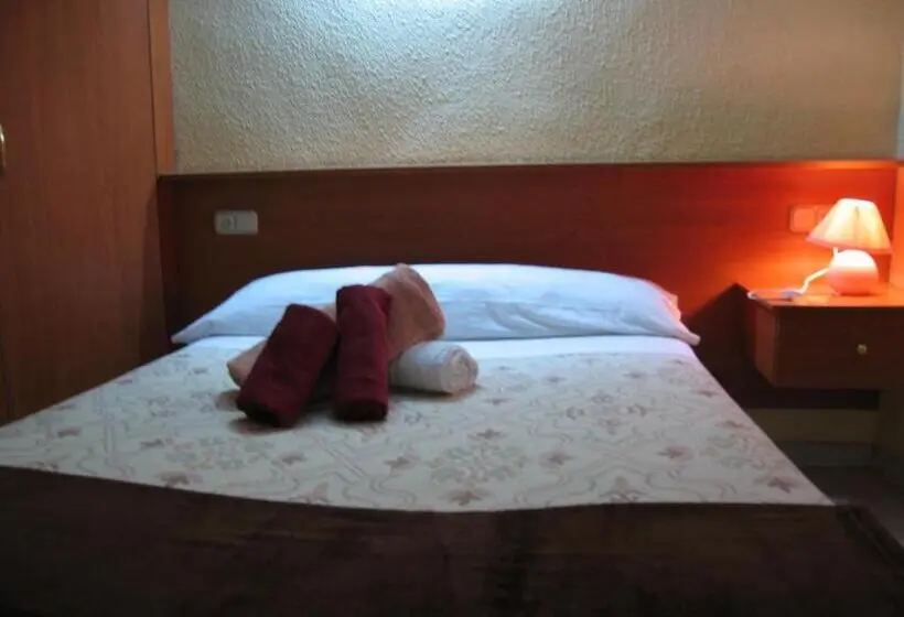 Chambre Standard Salle de Bains Commune, Pensión Colmenero