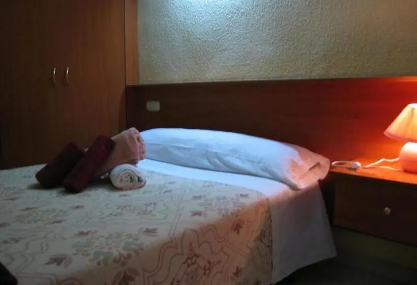 Chambre Standard Salle de Bains Commune, Pensión Colmenero
