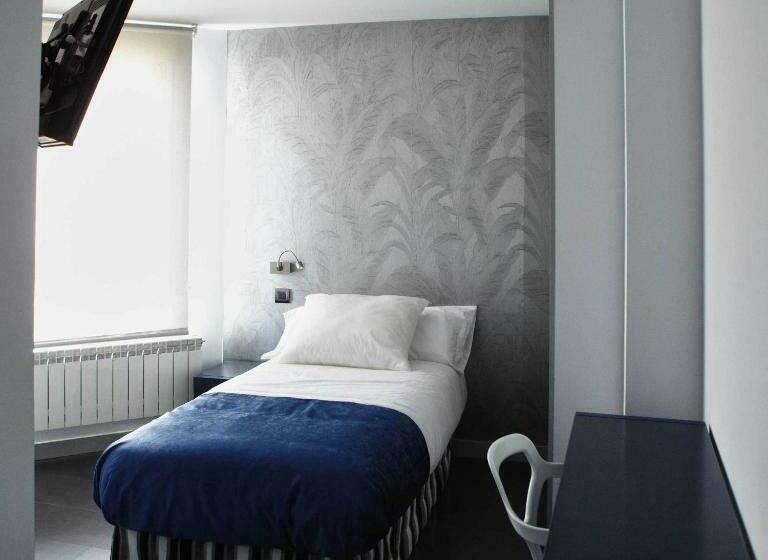 اتاق استاندارد یک نفره, Hostal Averroes