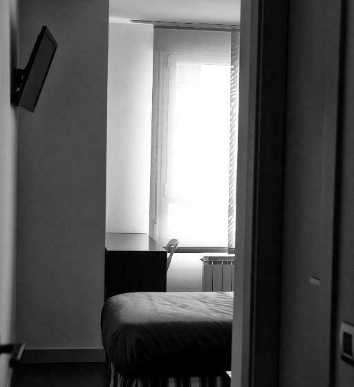 اتاق استاندارد یک نفره, Hostal Averroes