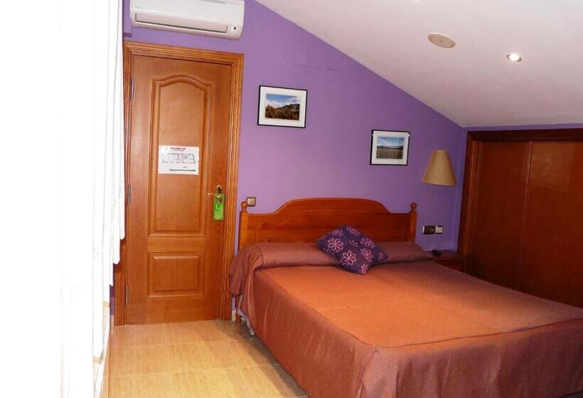 غرفة قياسية رباعية, Hostal Casa Castro