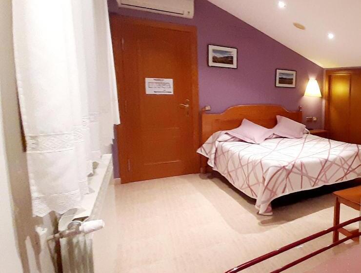 חדר סטנדרט לשלושה, Hostal Casa Castro