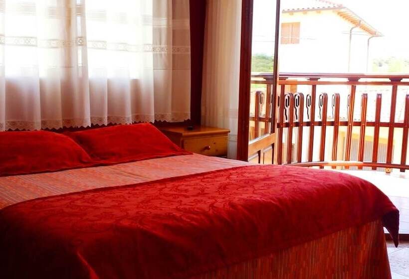 Номер Стандарт с Балконом, Hostal Casa Castro