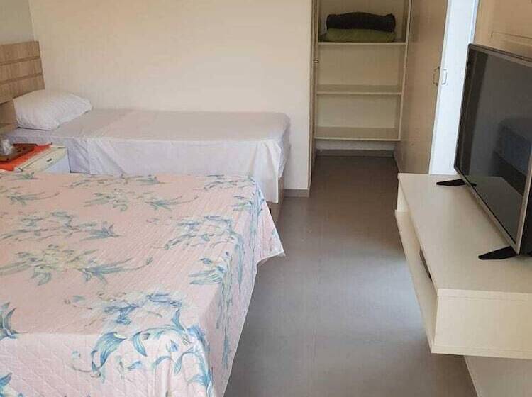 Standard Kolmen Hengen Huone, Tulipa