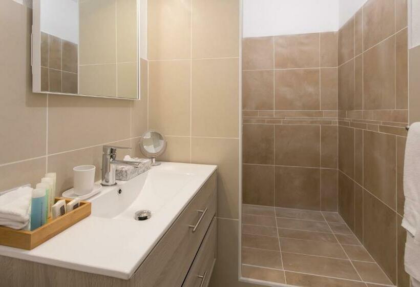 スタンダードスタジオ, Bleu Emeraude