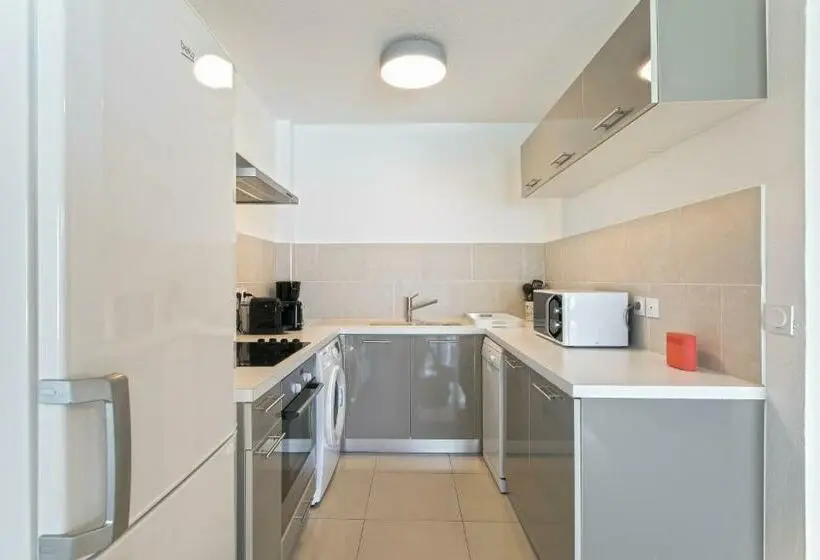 استودیوی استاندارد, Bleu Emeraude