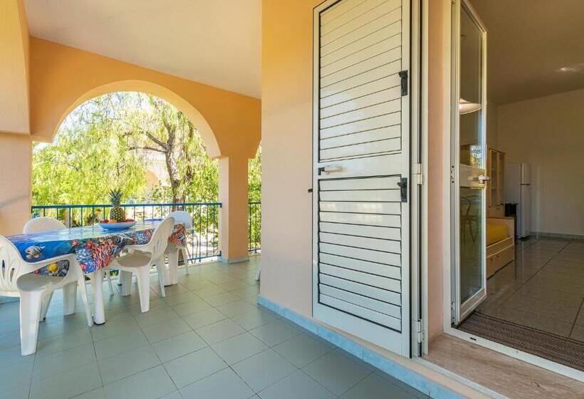 דירת חדר, Mare Azzurro