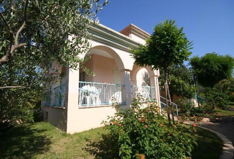 דירת חדר בקומת קרקע, Mare Azzurro