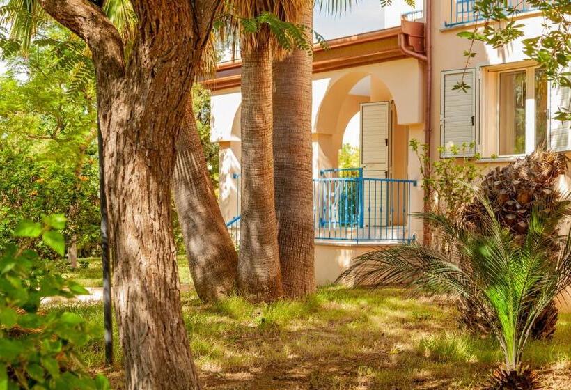 דירת חדר בקומת קרקע, Mare Azzurro