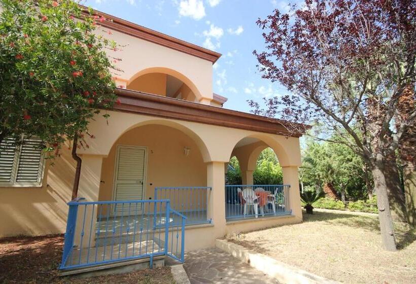 דירת חדר בקומת קרקע, Mare Azzurro