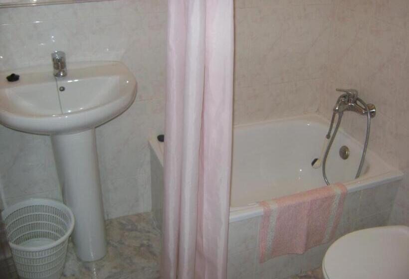 اتاق استاندارد یک نفره, Pensión Egea Ii