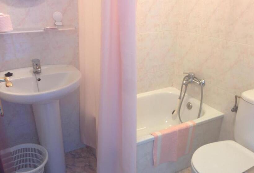 اتاق استاندارد یک نفره, Pensión Egea Ii