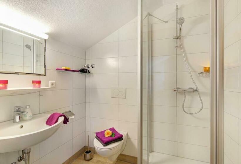 Номер Стандарт, Haus Bergwiese