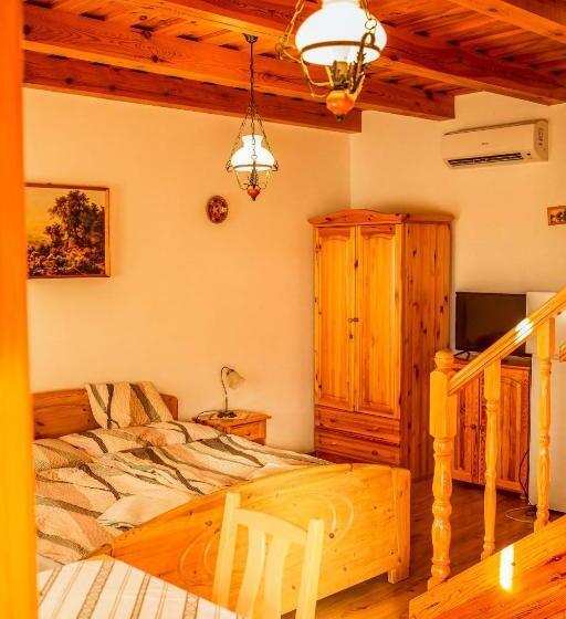 패밀리 룸, Nosztalgia Vendégház