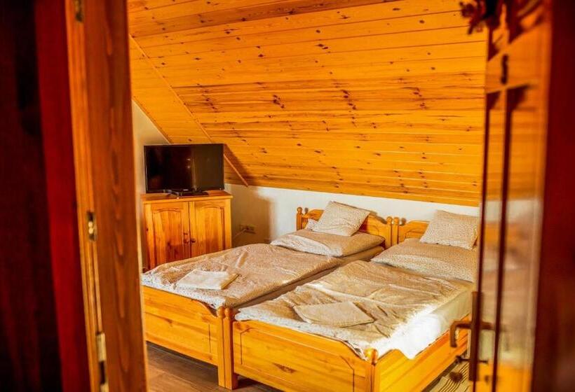 Номер Deluxe, Nosztalgia Vendégház
