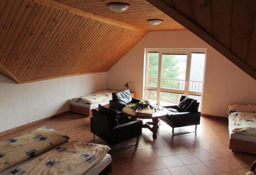 Четырехместный Номер Стандарт, Penzion Ustie