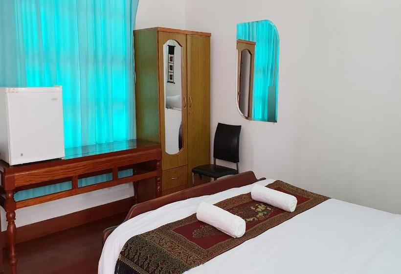 اتاق استاندارد, Smiley's Guesthouse