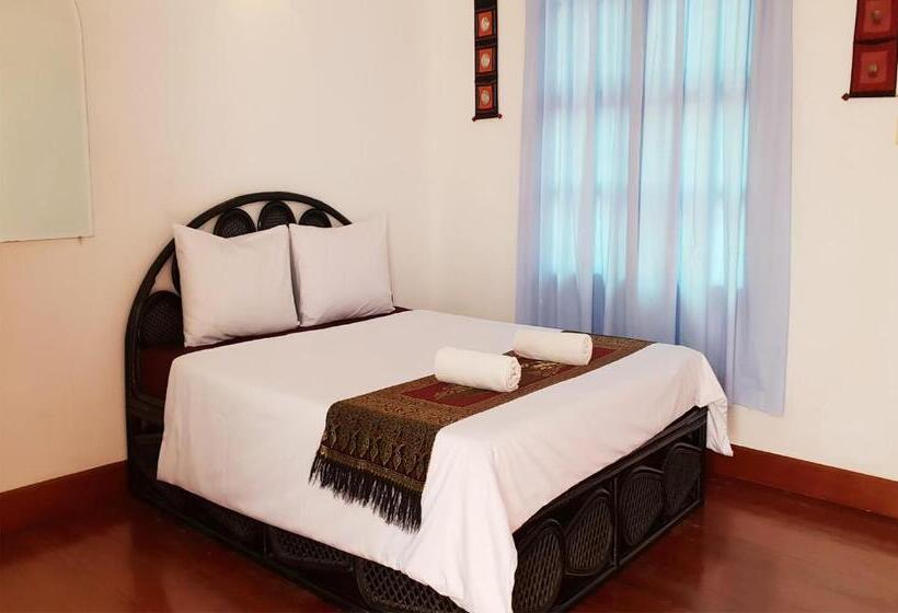 Номер Стандарт, Smiley's Guesthouse