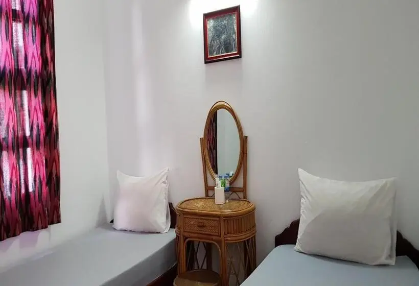 اتاق اکونومی, Smiley's Guesthouse