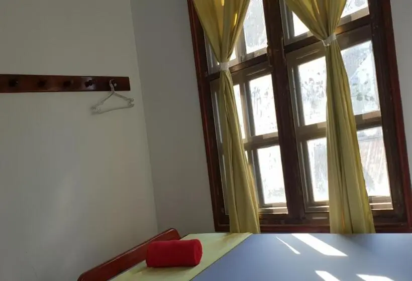 اتاق اکونومی, Smiley's Guesthouse