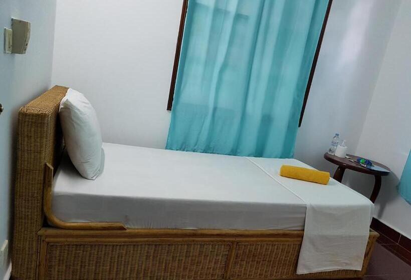 اتاق اکونومی یک تخته, Smiley's Guesthouse