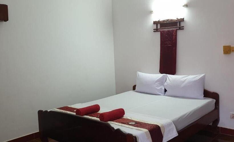 اتاق اکونومی, Smiley's Guesthouse