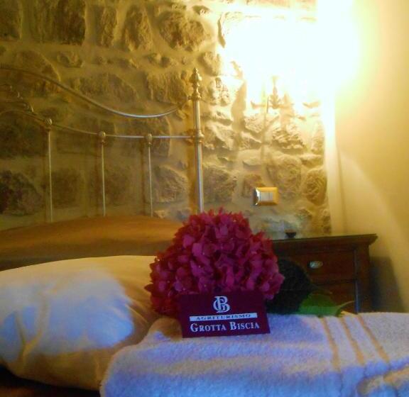 标准间, Grotta Biscia