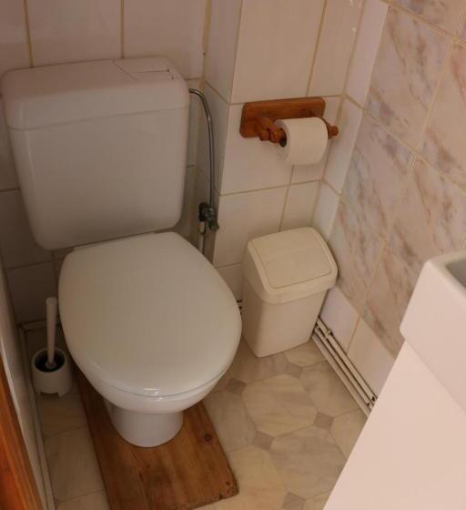 اتاق استاندارد سه نفره, Brussels Bnb