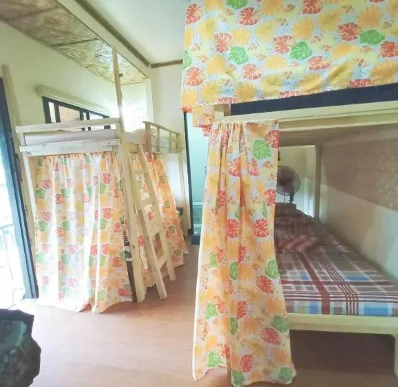 ファミリールーム, El Gordo S Seaside Adventure Lodge