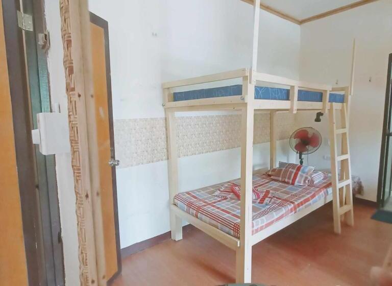 חדר משפחתי, El Gordo S Seaside Adventure Lodge