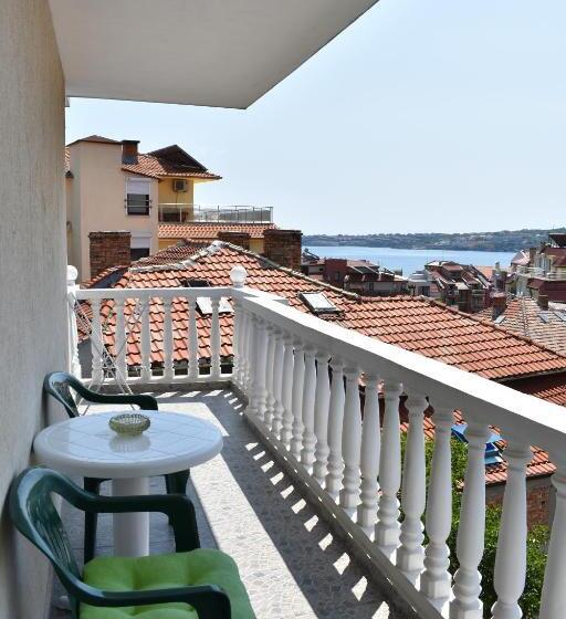 标准间, Exotic Guest House