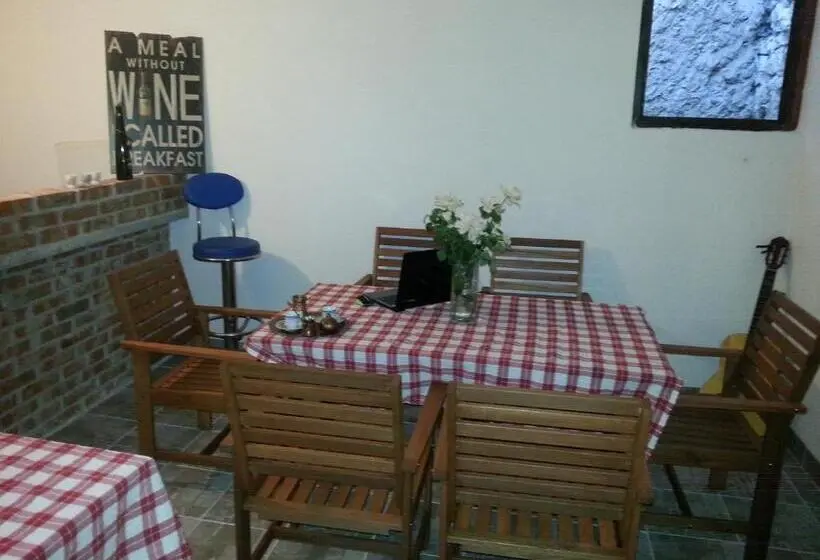 اتاق استاندارد با سرویس بهداشتی مشترک, Guest House Goa Mostar