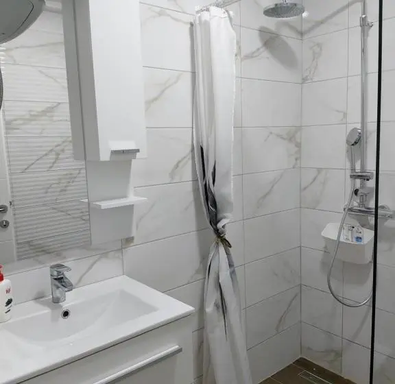 استودیوی استاندارد, Guest House Goa Mostar