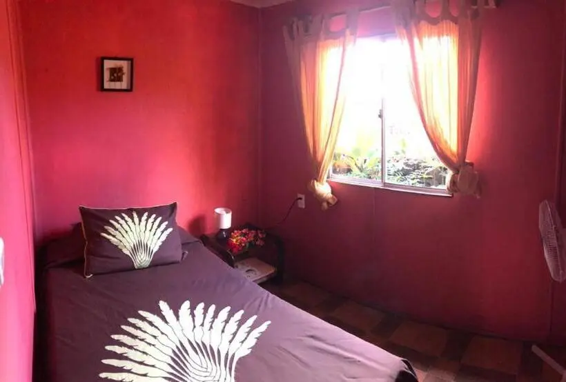 Standard Yhden Hengen Huone Jaettu Kylpyhuone, Hostal Vaihere