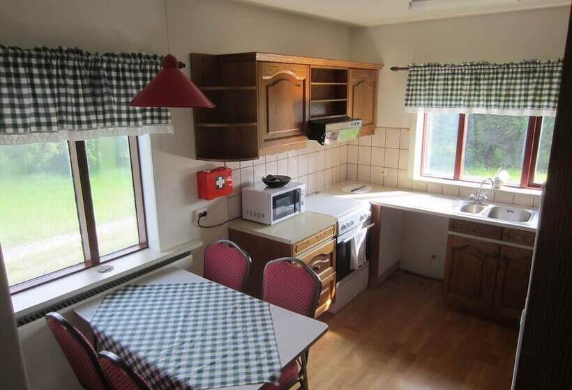 اتاق استاندارد یک تخته با سرویس بهداشتی مشترک, Nes Guesthouse