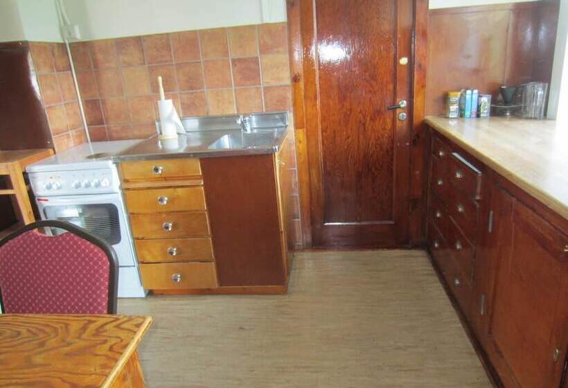 اتاق خانوادگی با سرویس بهداشتی مشترک, Nes Guesthouse