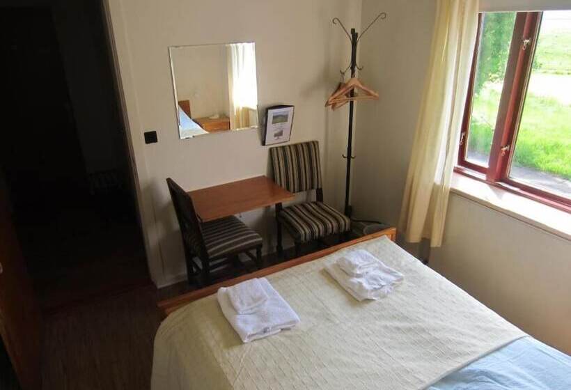 اتاق استاندارد با سرویس بهداشتی مشترک, Nes Guesthouse
