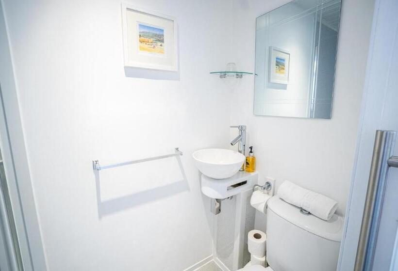 Номер Стандарт Индивидуальный, Trefoil Guest House