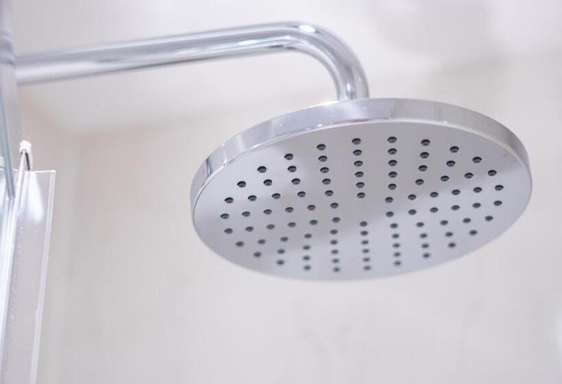 スタンダードルーム, Trefoil Guest House