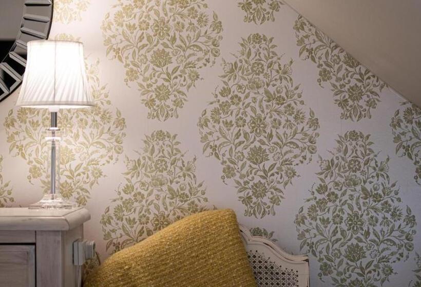 スタンダードルーム, Trefoil Guest House