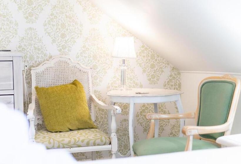 スタンダードルーム, Trefoil Guest House