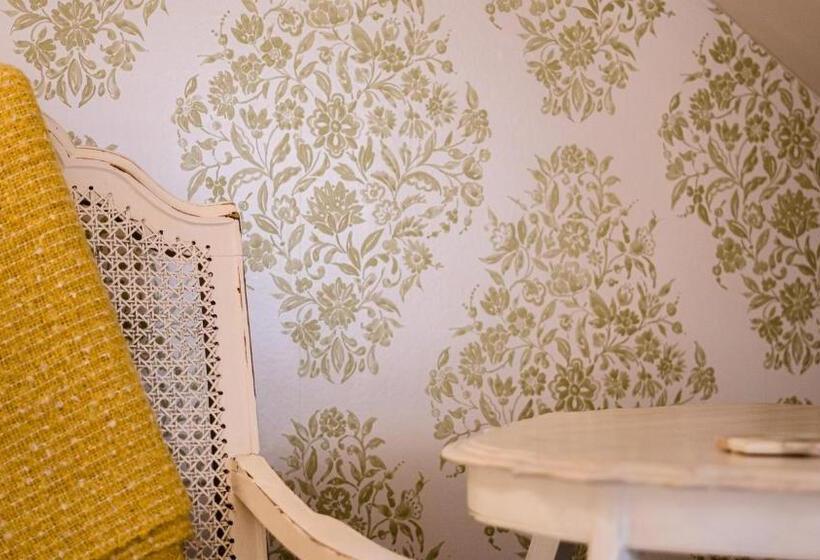 スタンダードルーム, Trefoil Guest House