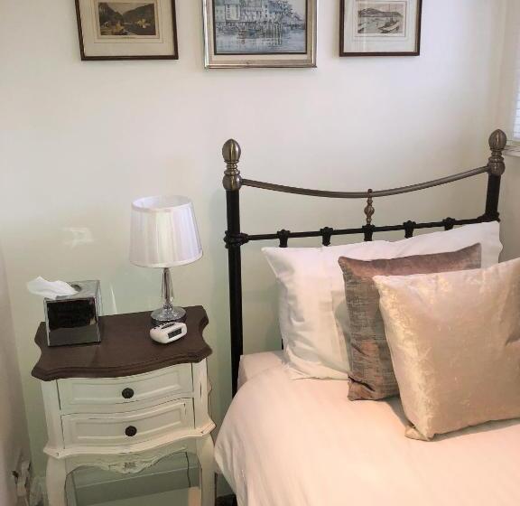 シングルベーシックルーム, Trefoil Guest House